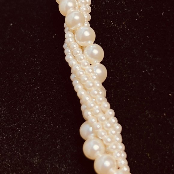 Vintage Twisted 6 Strand Faux Pearl Necklace And Clip On Earrings Set (3833) - Picture 3 of 10